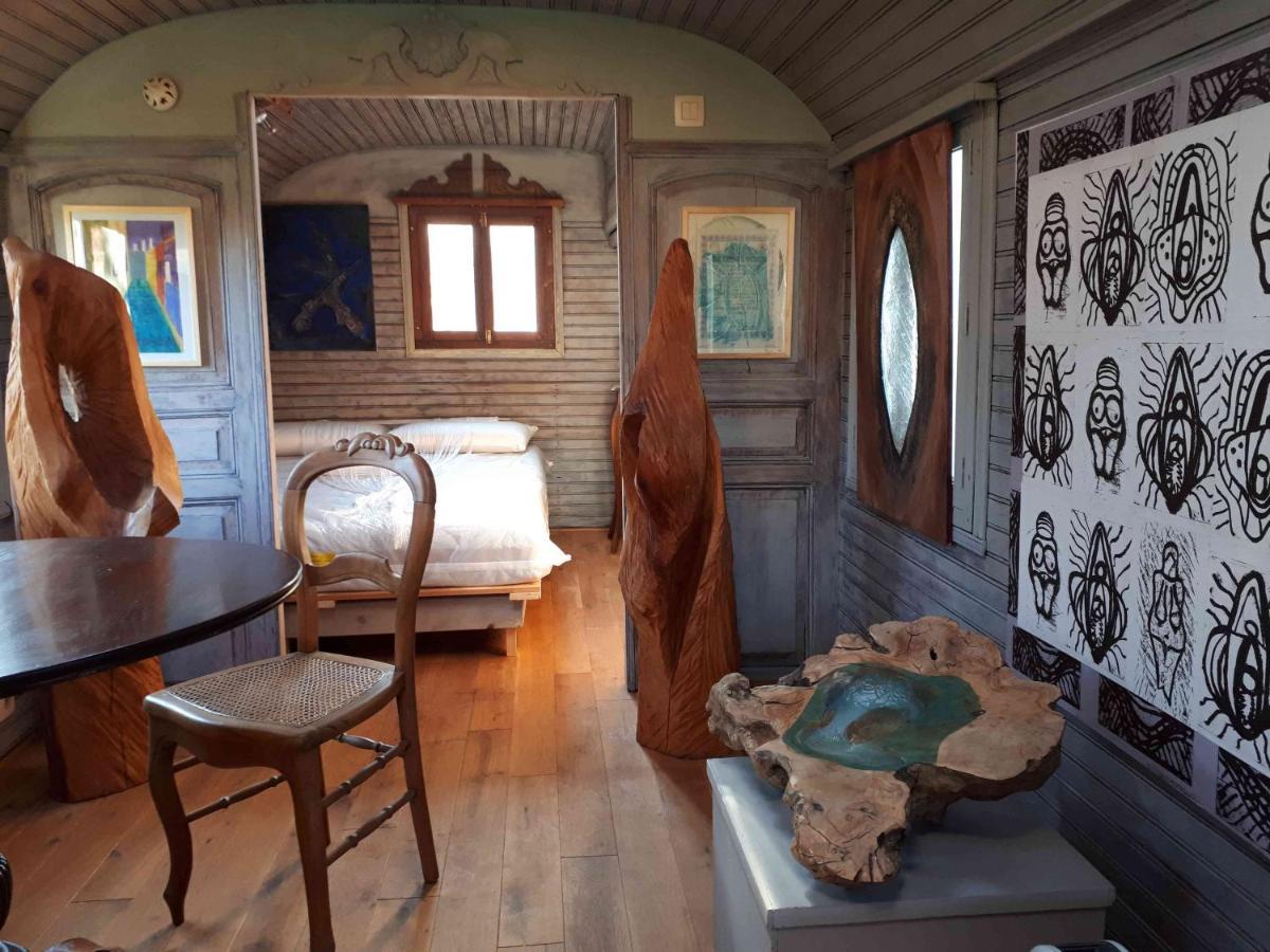 Le Fond De La Biche Bed and Breakfast Goutroux Exteriör bild